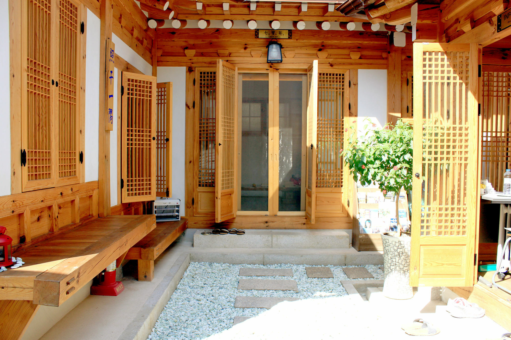 Hanok 24 Gyeongbokgung Guest house